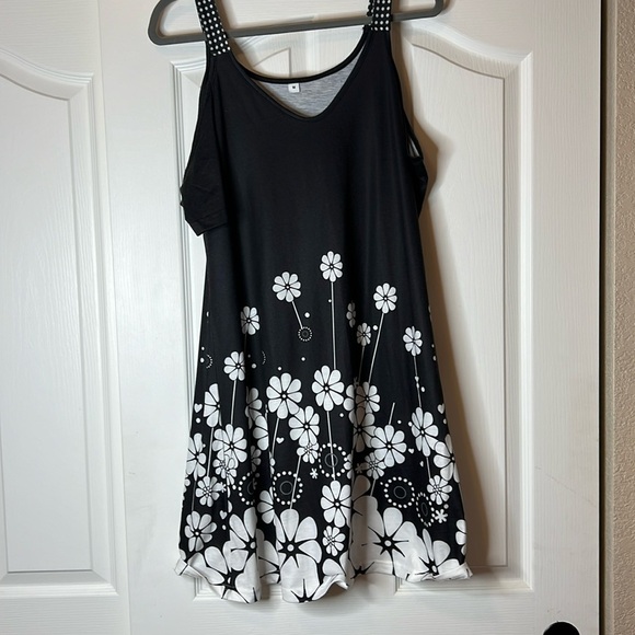 Dresses & Skirts - Light weight summer dress / cover up - Med